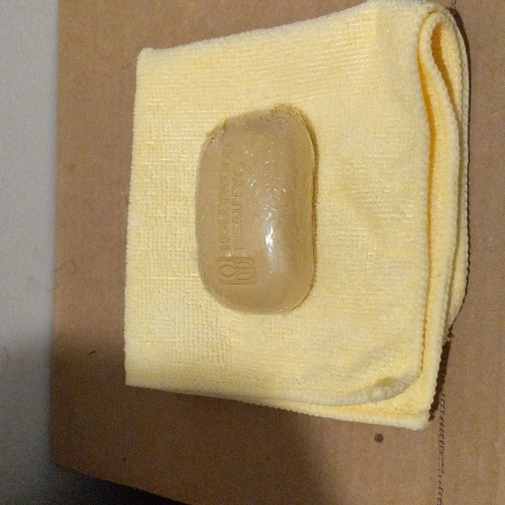 Hollywood Beauty Sulfur Soap 3 oz. w/exfoliating cloth